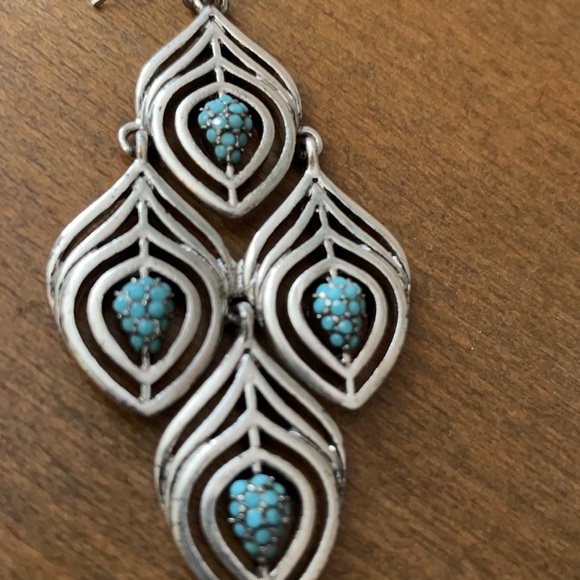 Feathered and turquoise accented Lucky earrings - Picture 3 of 3